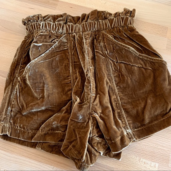 (SOLD) FREE PEOPLE At First Sight velvet shorts - Picture 4 of 5